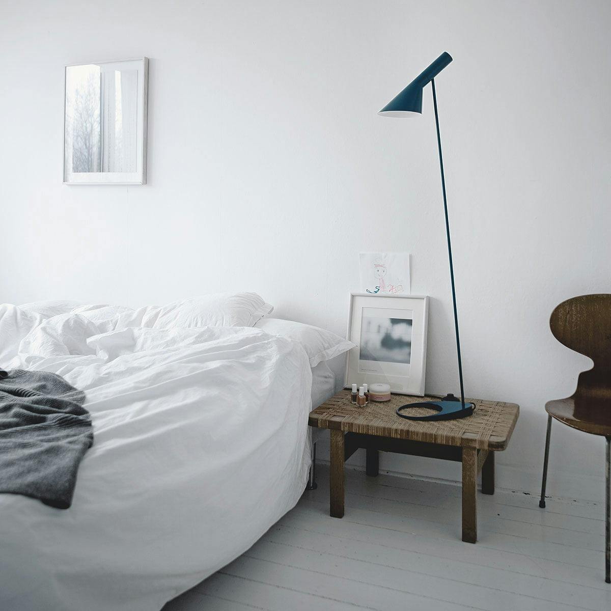 aj stehleuchte petroleum ambiente 1 1200x1200 standerlampe arne jacobsen